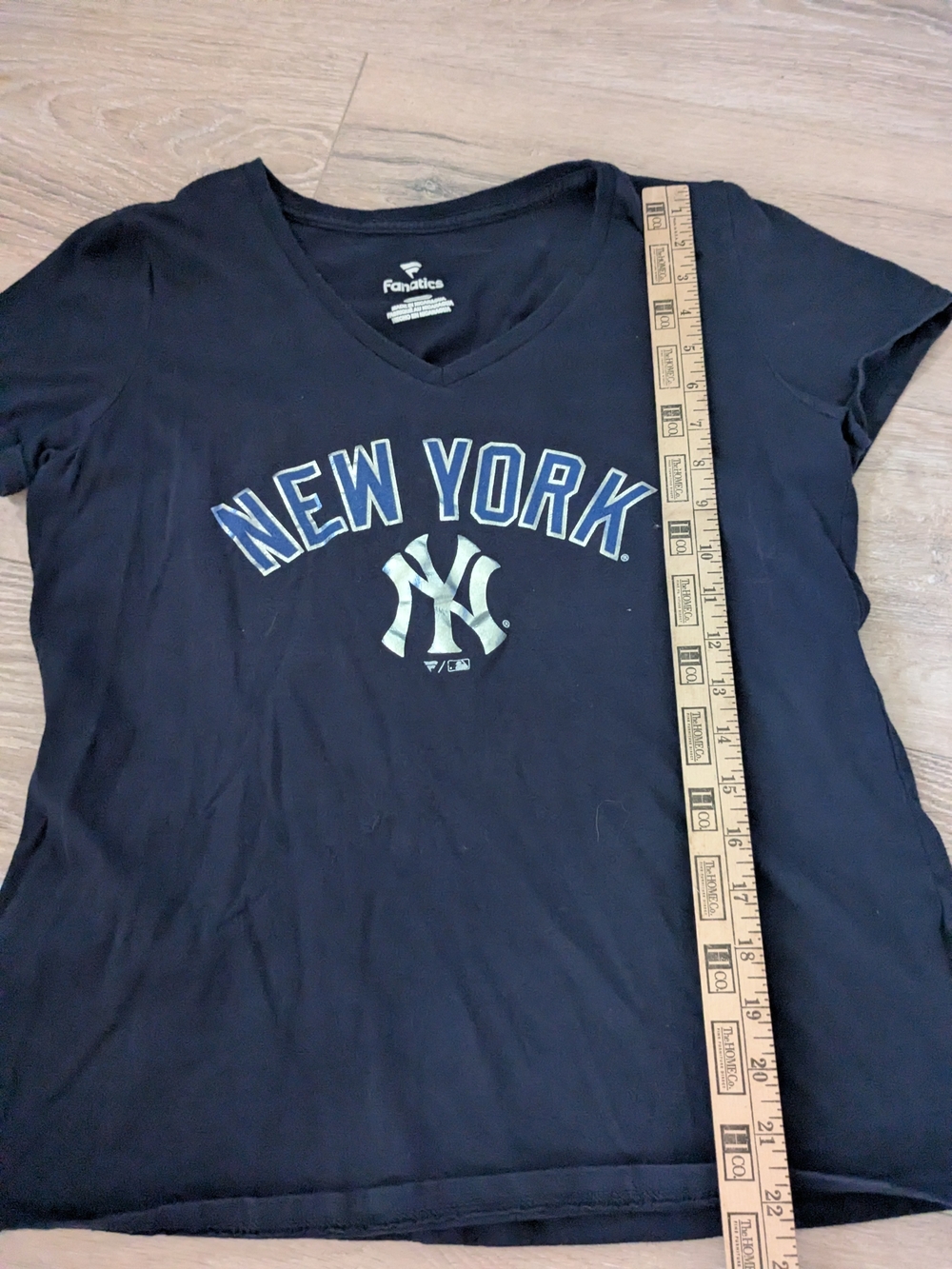 Fanatics New York Yankees Navy V-Neck Women's Tee